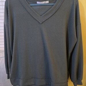Altar'd State Women's Green V-Neck Sweater
